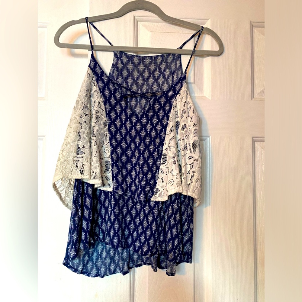 blouse with lace